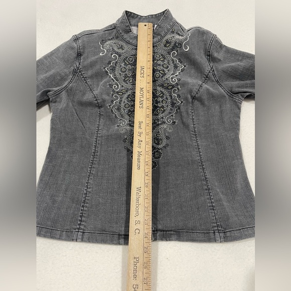 This Chico's Platinum gray embroidered embellished cotton denim jacket Size2/12 - Picture 7 of 10